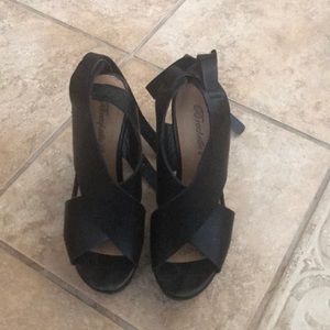 Black size 6.5 wedges